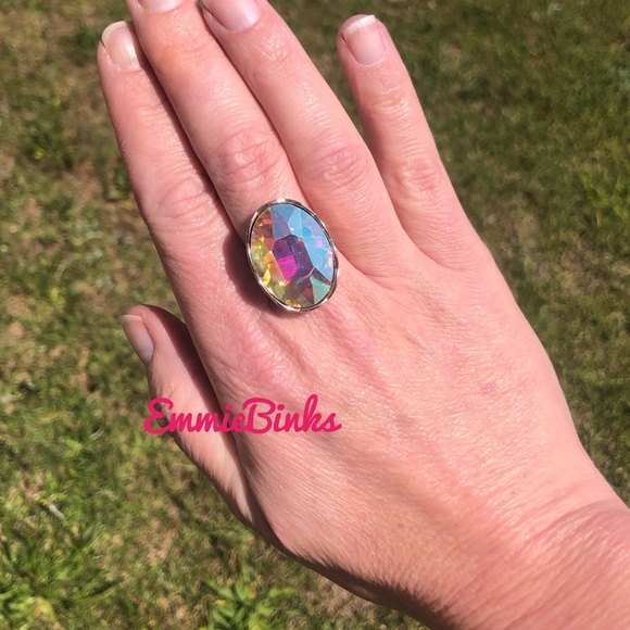 NWT Multifaceted Holographic Iridescent Crystal Cocktail Ring - Oil Slick Tones - Picture 5 of 16